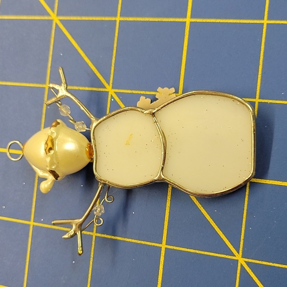 La Ti Da Handmade Creations Vintage Ornament Pendant 3.5" x 2" - Picture 2 of 2